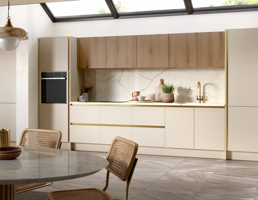 Bella Venice — Supermatt Macademia & Canella Oak